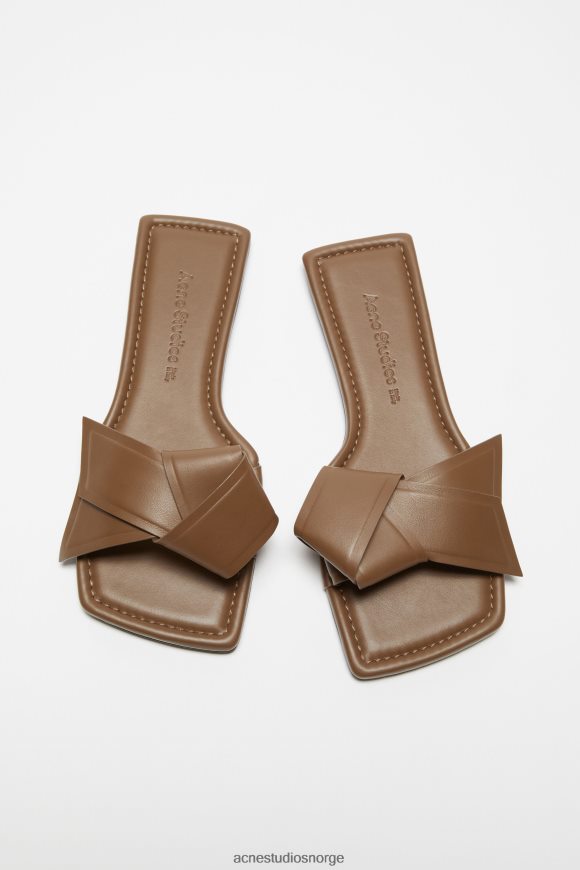 Acne Studios sandal i musubi skinn N2PP4F715 fottøy kamelbrun