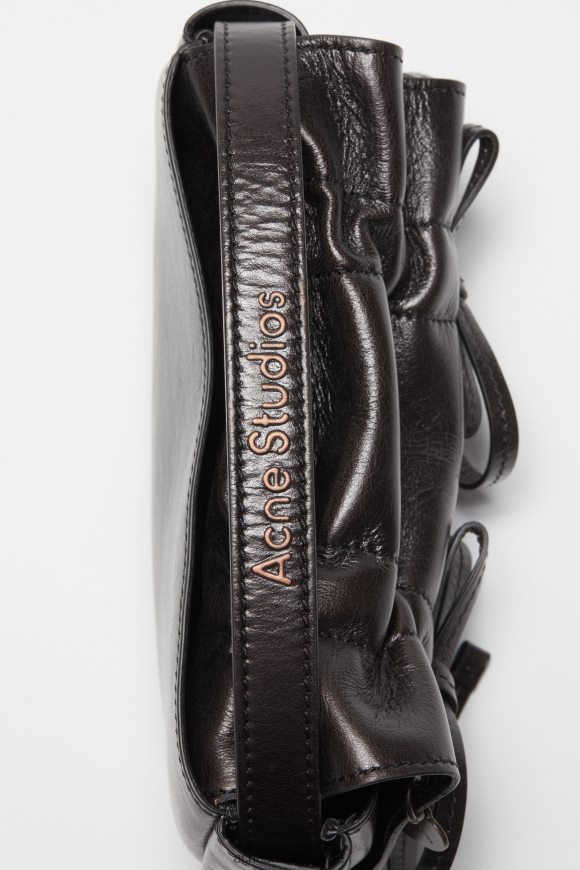 Acne Studios multipocket mikrobag N2PP4F577 tilbehør mørkebrun