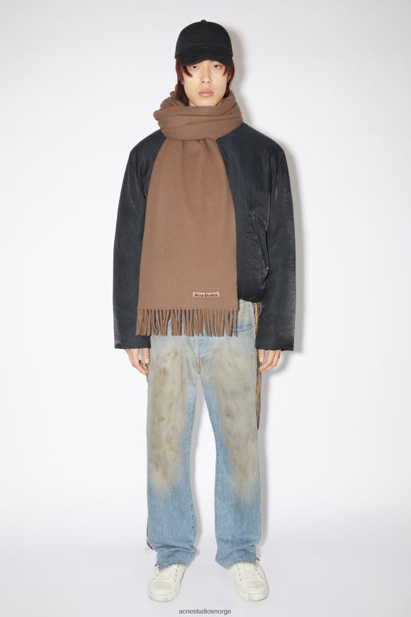 Acne Studios ullskjerf med frynser - oversized N2PP4F618 tilbehør karamellbrun