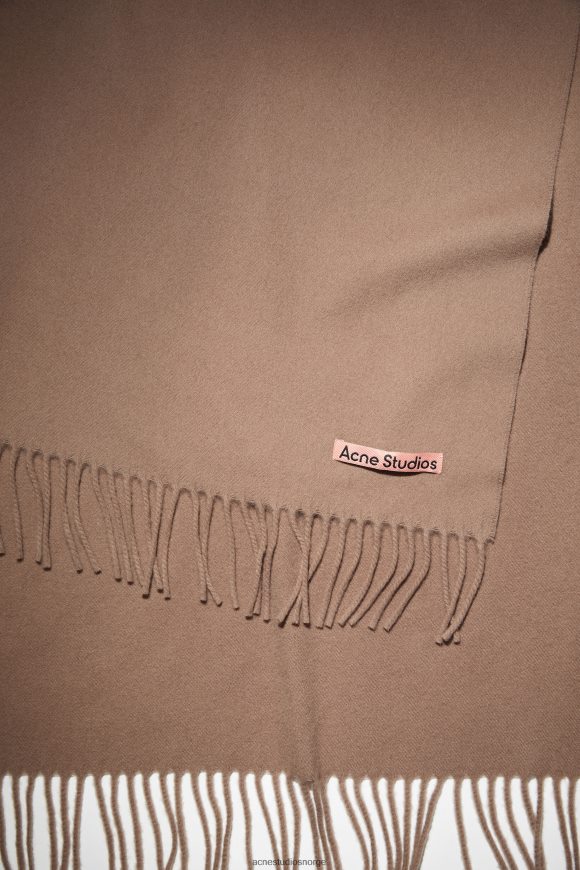 Acne Studios ullskjerf med frynser - oversized N2PP4F618 tilbehør karamellbrun