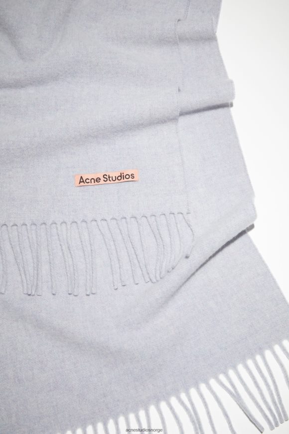 Acne Studios ullskjerf med frynser - smalt N2PP4F708 tilbehør pudderblå melange
