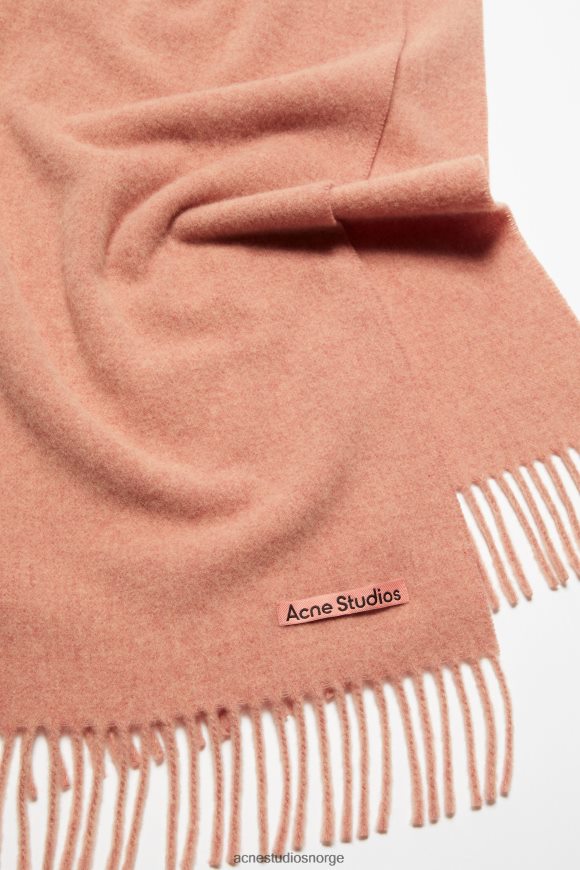 Acne Studios ullskjerf med frynser - smalt N2PP4F731 tilbehør rose melange