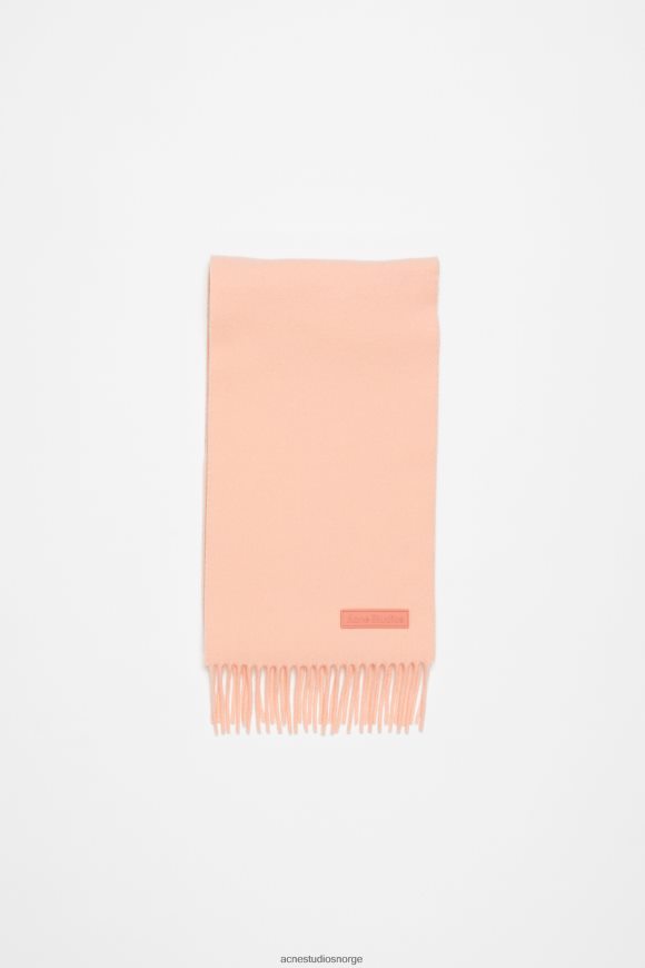 Acne Studios ullskjerf med frynser - smalt N2PP4F869 tilbehør fersken rosa