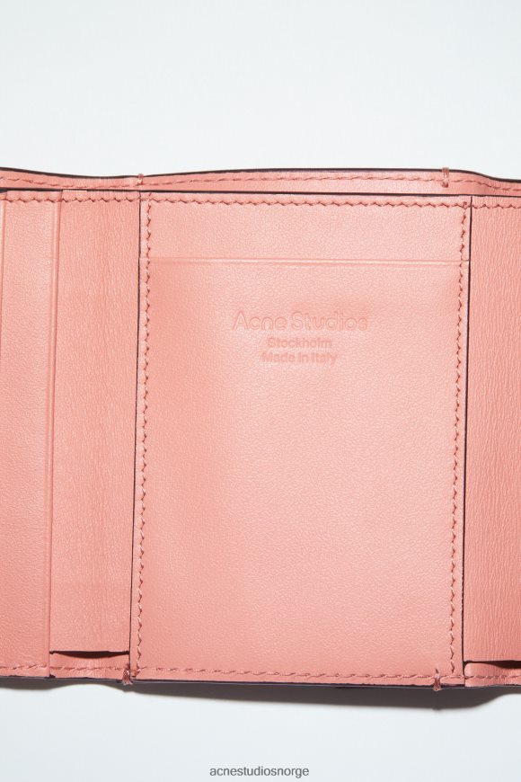 Acne Studios sammenfoldet lommebok N2PP4F863 tilbehør lakserosa