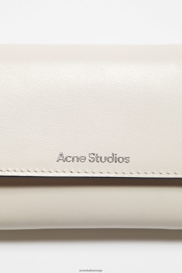 Acne Studios trefoldet lommebok i skinn N2PP4F816 tilbehør hvit svart